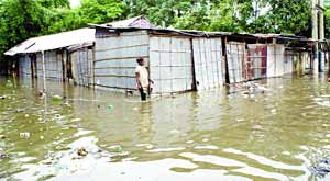 সিলেটের বিভিন্ন স্থান বন্যার পানিতে প্লাবিত হচ্ছে