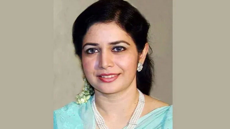 ১৭ বছর পর ঢাকায় জোবাইদা